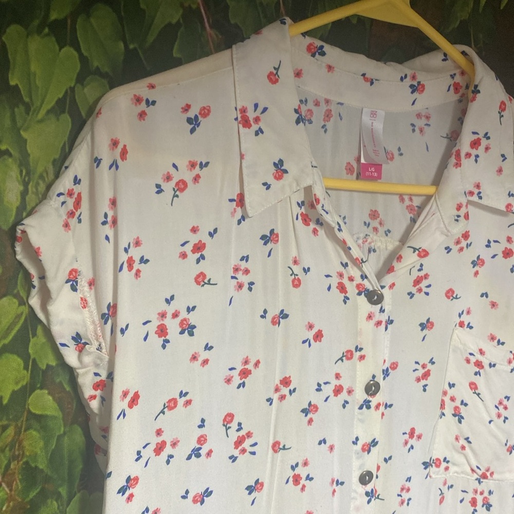 🦋GUC Blouse - Picture 4 of 4